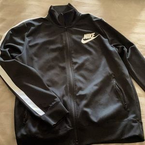 Like new Nike active sweatshirt
